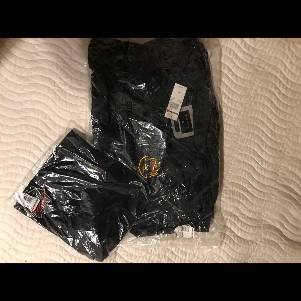 NWT Quiksilver windbreaker And T-shirt
